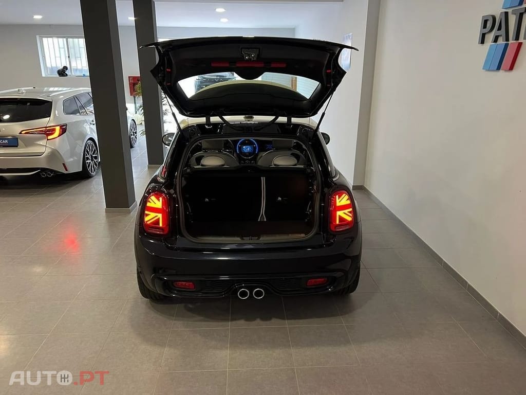 MINI Cooper Cooper S John Cooper Works