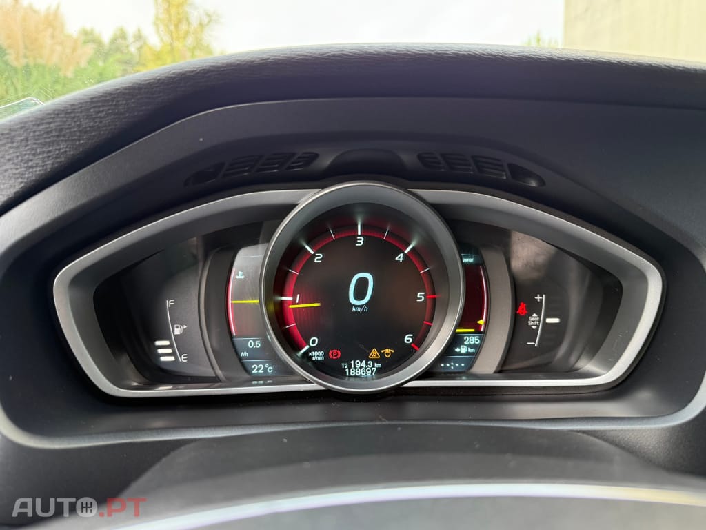 Volvo V40 1.6 D2 R-Design