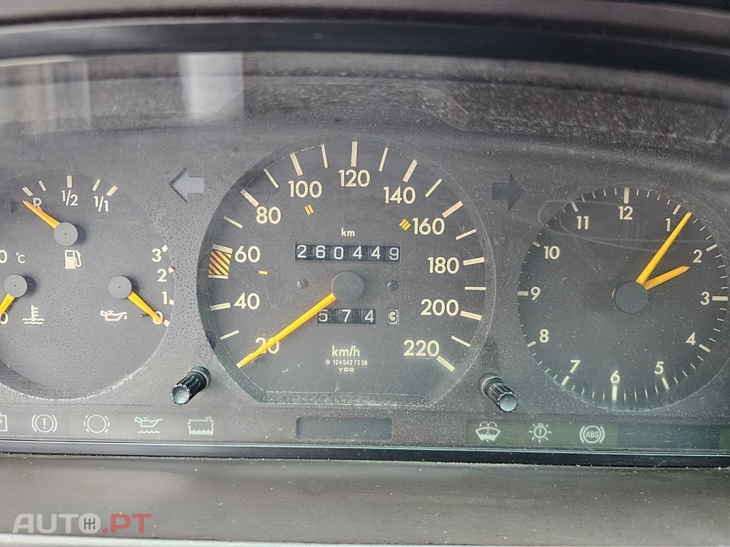 Mercedes-Benz W124 200 D