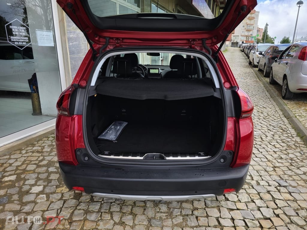 Peugeot 2008 1.2 PureTech Allure