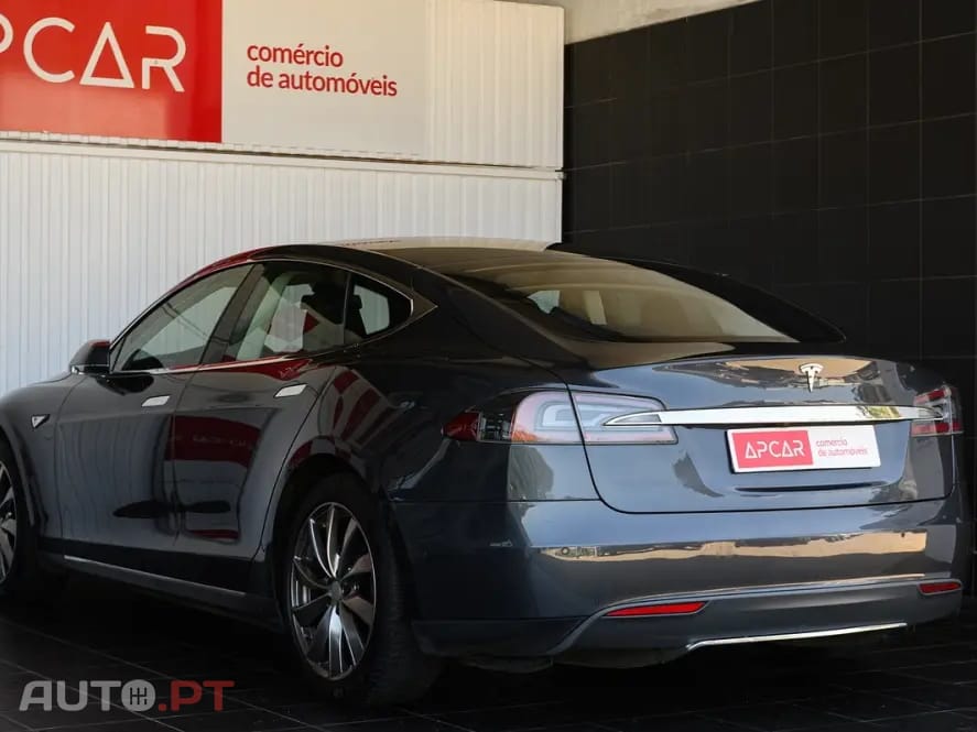 Tesla Model S Dual Motor AWD