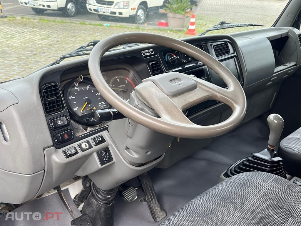 Mitsubishi Canter GRUA COM COMANDO + BASCULA