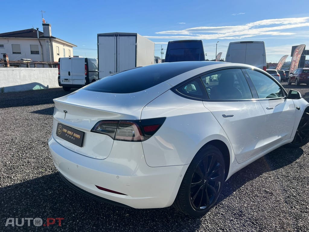 Tesla Model 3 Tração Traseira