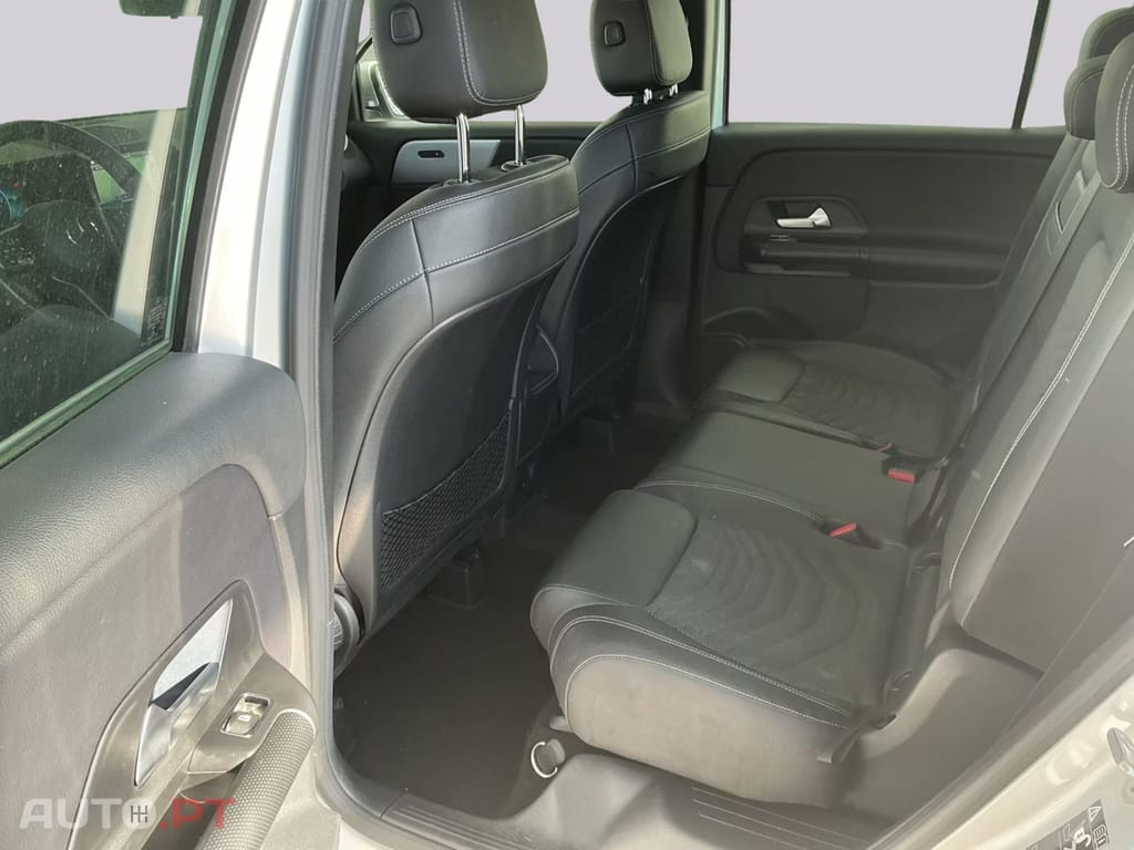 Mercedes-Benz GLB 200 Business I.V.A DEDUTIVEL 