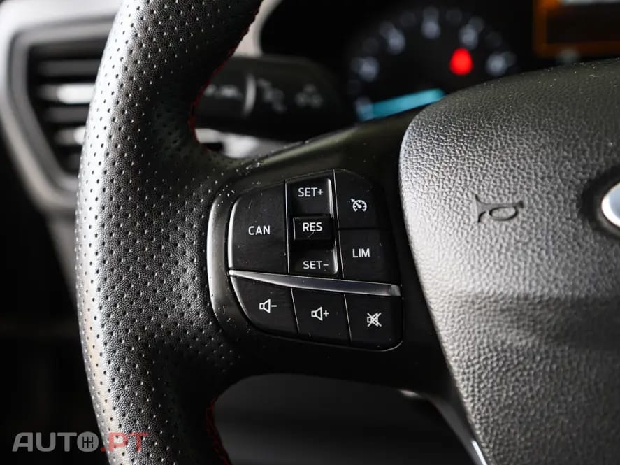 Ford Focus 1.0 EcoBoost MHEV ST-Line