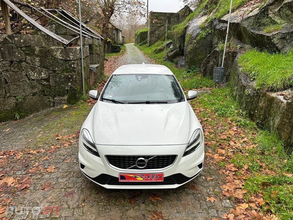 Volvo V40 2.0 D3 R-Design
