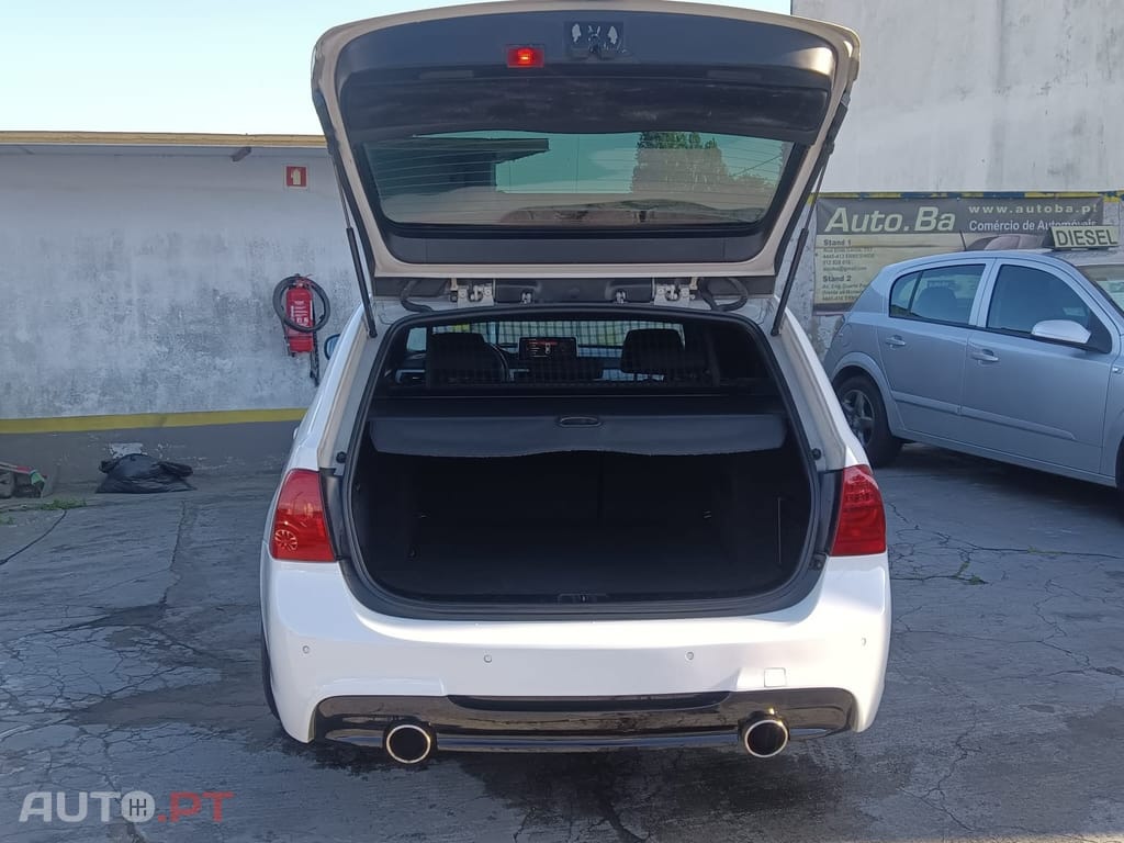 BMW 318 d Touring Navigation Sport