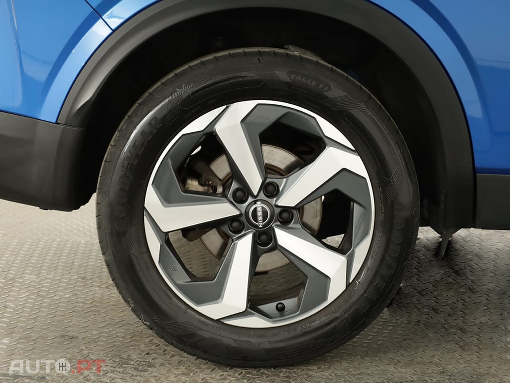 Nissan Qashqai Qashqai 1.3 DIG-T N-Connecta LED Xtronic