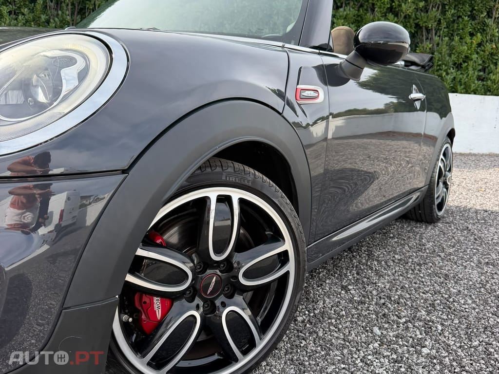 MINI Cabrio John Cooper Works