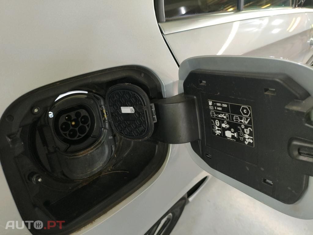 Mercedes-Benz A 250 e Style Plus
