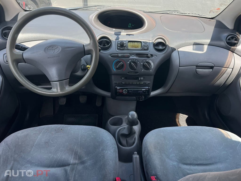 Toyota Yaris 1.0 Base C/Radio