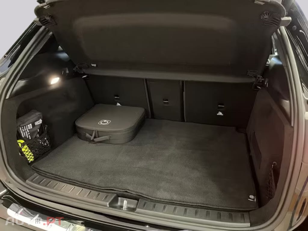 Mercedes-Benz EQA 300 4Matic AMG I.V.A DEDUTÍVEL 