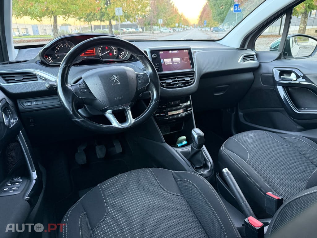 Peugeot 208 1.2 PureTech Allure