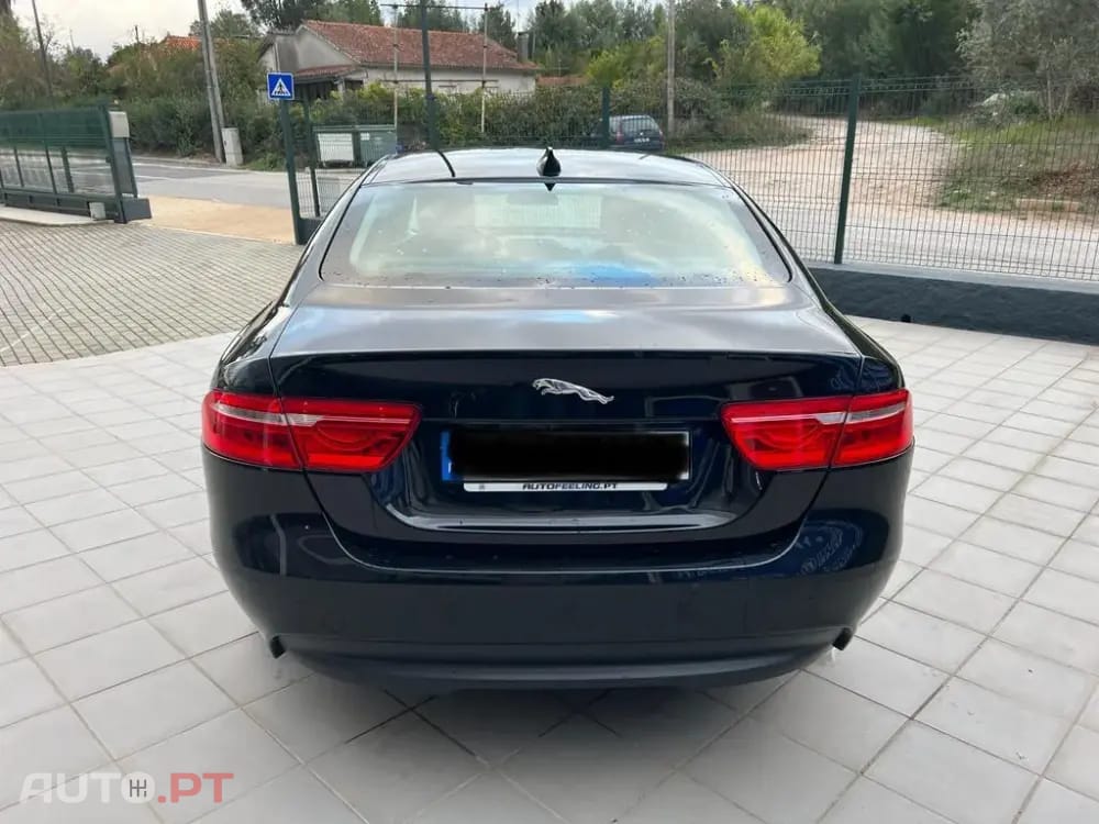 Jaguar XE 2.0 D Prestige