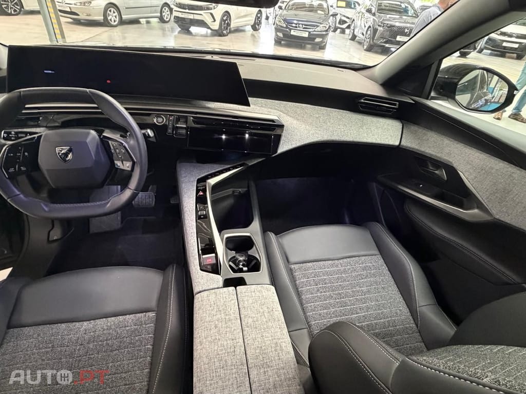 Peugeot 3008 1.2 Hybrid Allure e-DCS6