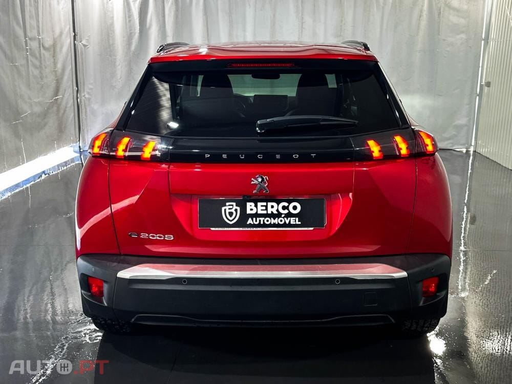 Peugeot E-2008 50 kWh Allure Pack