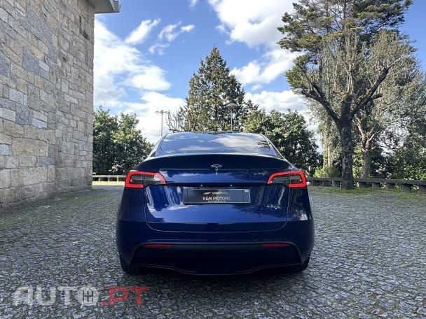 Tesla Model Y Standard RWD