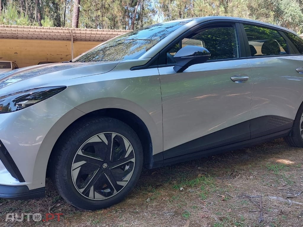 MG MG4 51 kWh Standard
