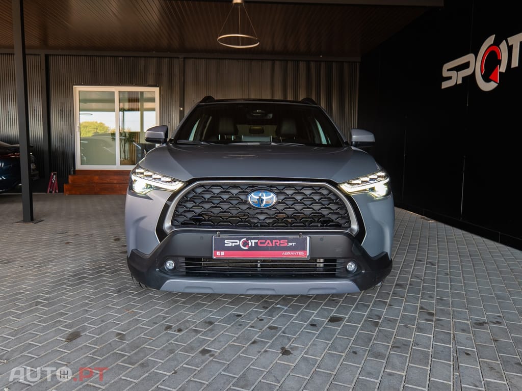 Toyota Corolla Cross 2.0 Hybrid Luxury