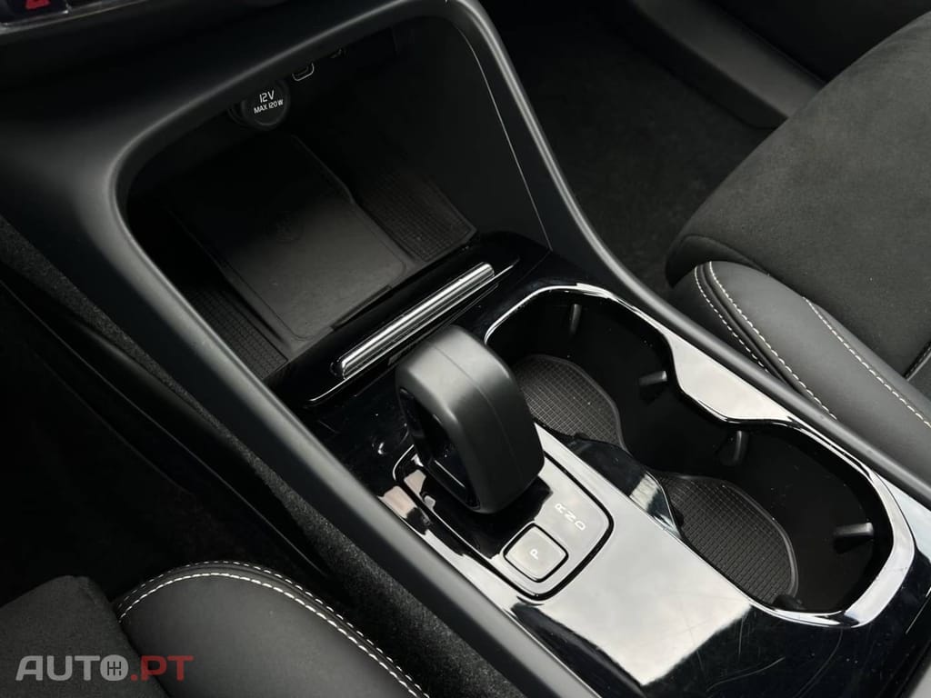 Volvo EX40 Core Recharge Pure AWD