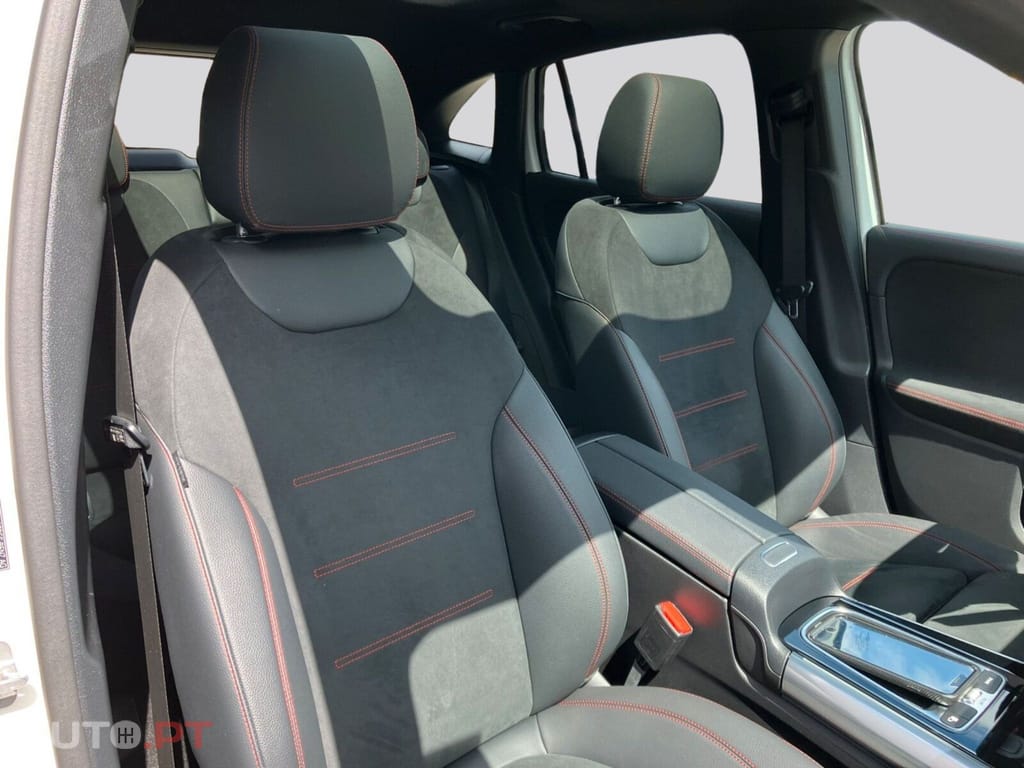 Mercedes-Benz EQA I.V.A DEDUTIVEL 300 4M AMG Line