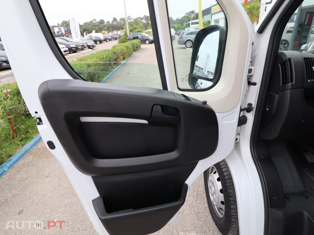 Peugeot Boxer 2.0 BlueHDi 330 L2H2 Premium