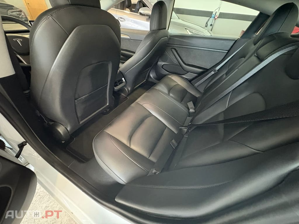 Tesla Model 3 Standard Range Plus RWD