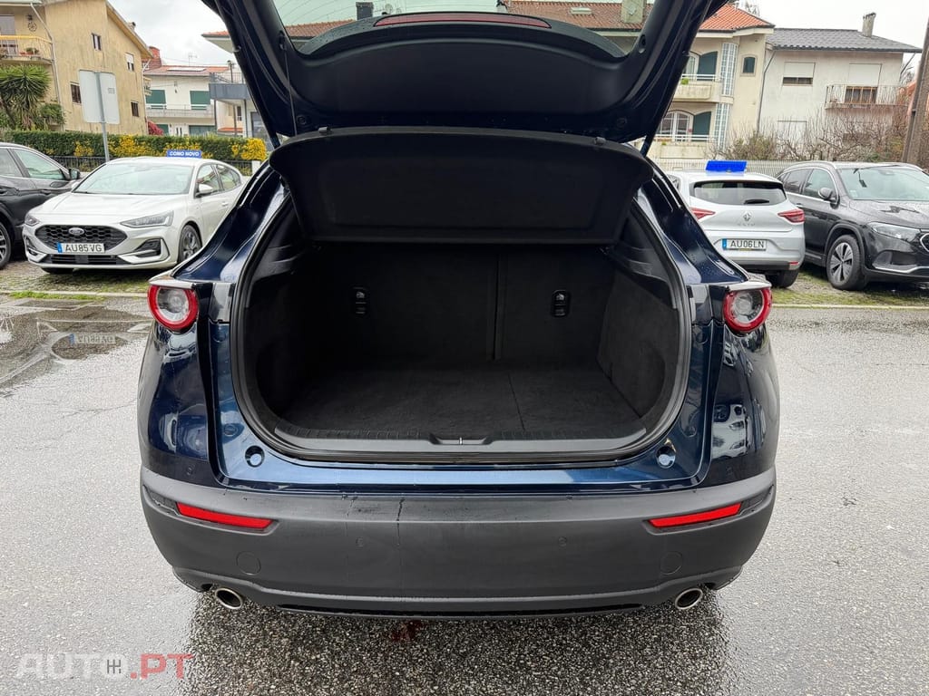 Mazda CX-30 2.0 e-Skyactiv-G Exclusive-line