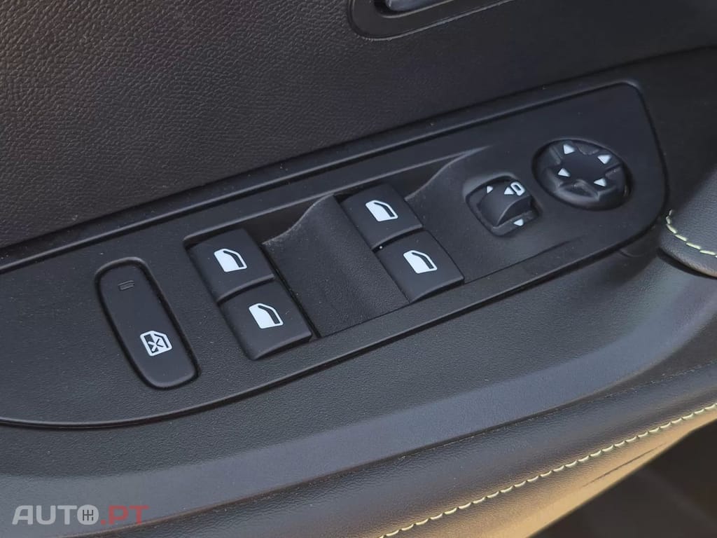 Peugeot E-2008 50 kWh GT Pack