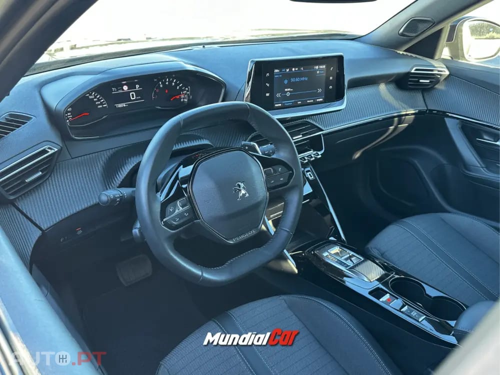 Peugeot 2008 1.5 BlueHDi Allure EAT8