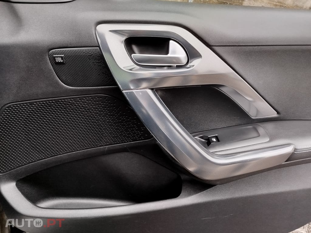 Peugeot 2008 1.2 PureTech Allure EAT6