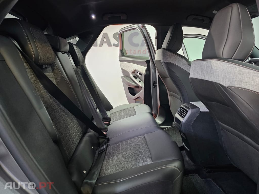 Peugeot 3008 1.2 Hybrid Allure e-DCS6