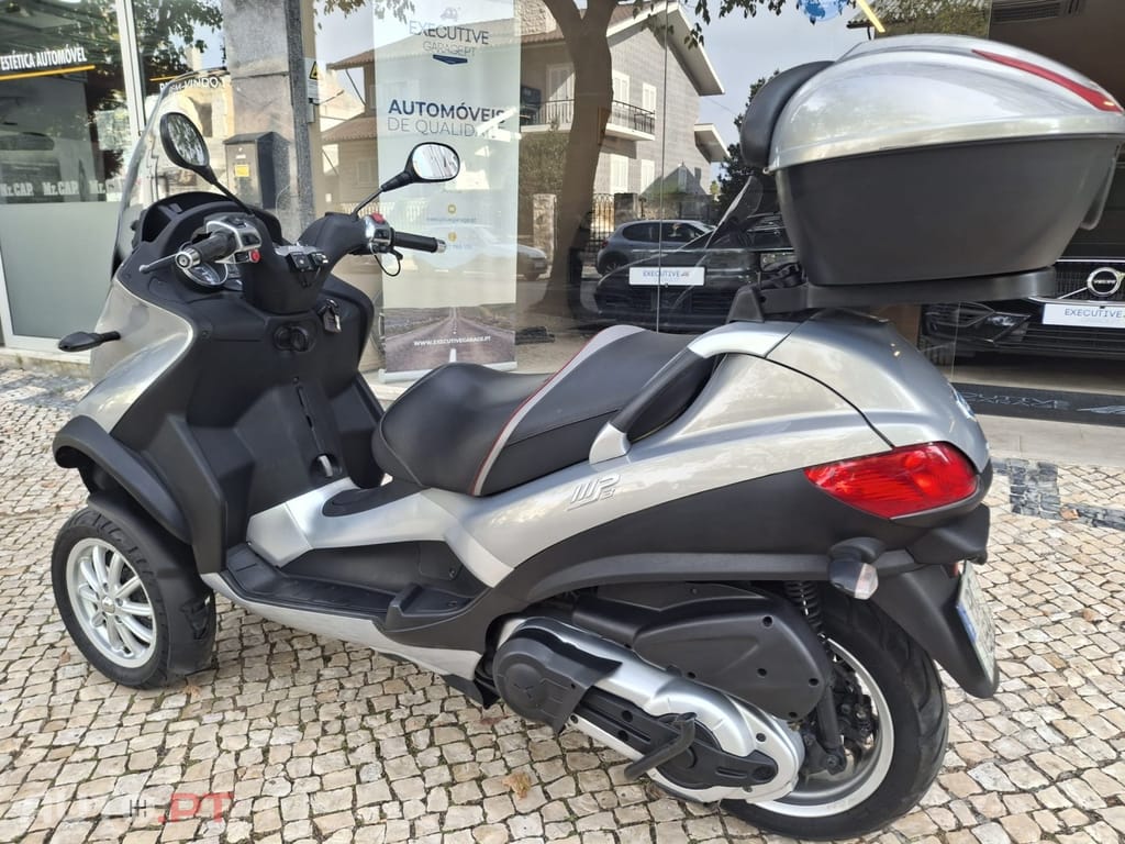 Piaggio MP3 500