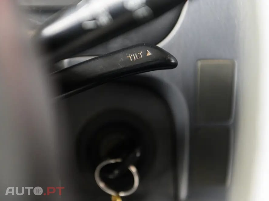 Toyota HiAce 2.4 D LXH12LG