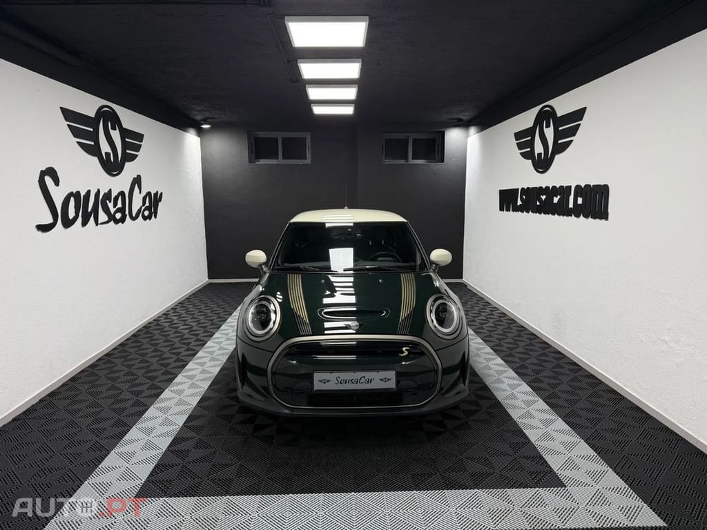 MINI Cooper Cooper SE Resolute Edition