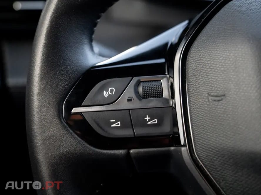 Peugeot 2008 1.2 PureTech Allure