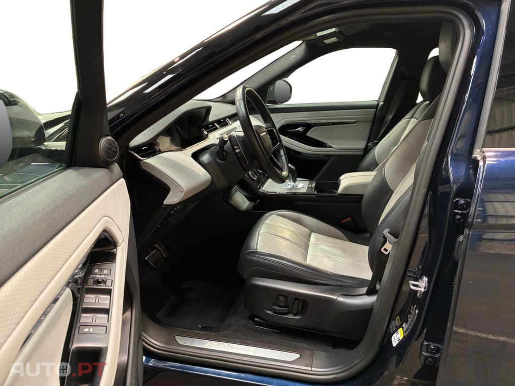 Land Rover Evoque 1.5 P300e AWD R-Dynamic S Auto