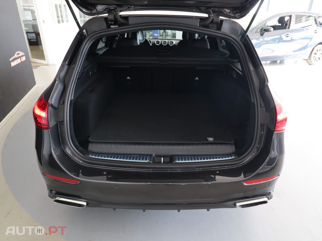 Mercedes-Benz C 300 e T 9G-TRONIC AMG Line — fotografia 29