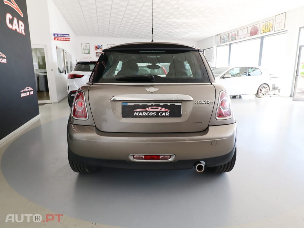 MINI Cooper Cooper D