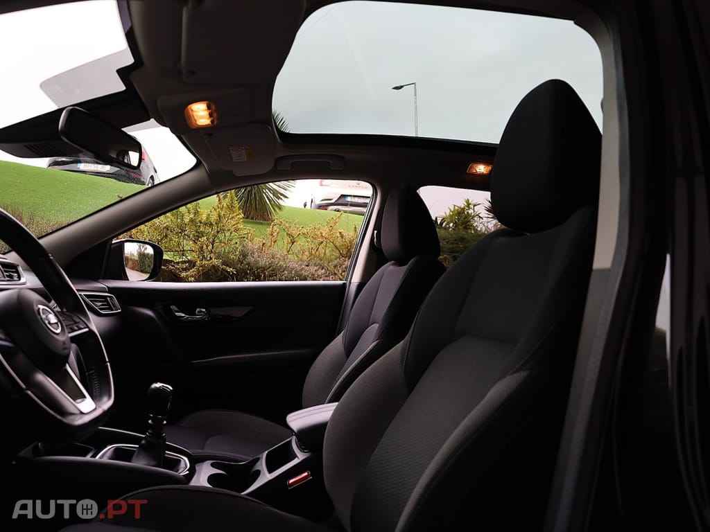 Nissan Qashqai 1.5 dCi N-Connecta J18