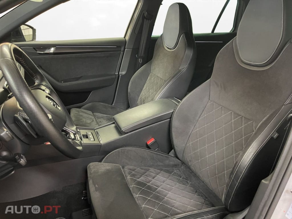 Skoda Superb Break I.V.A DEDUTIVEL 1.4 iV Sportline AHK LED 