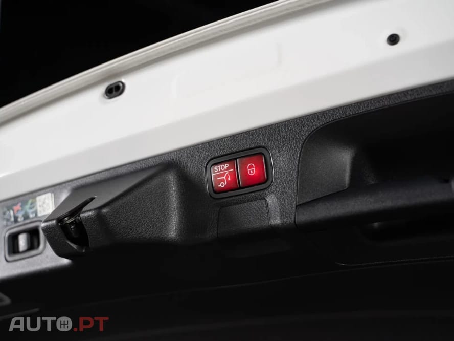 Mercedes-Benz CLA 250 e Shooting Brake AMG Line