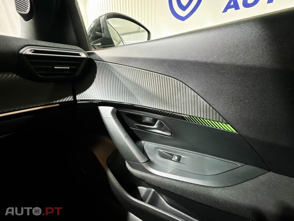 Peugeot 2008 1.2 PureTech Allure Pack