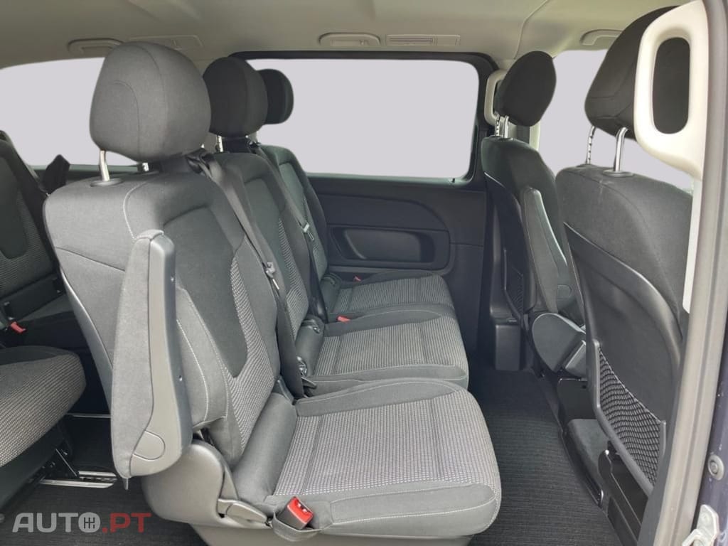 Mercedes-Benz EQV 300 Long I.V.A DEDUTÍVEL 