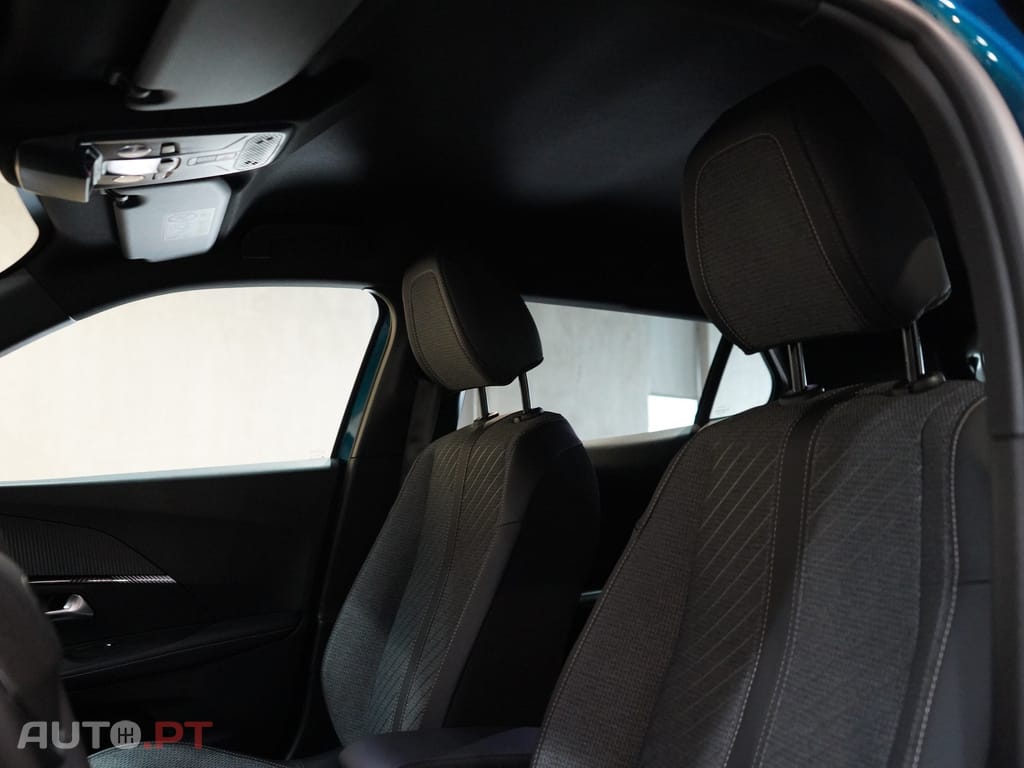 Peugeot 2008 1.2 Hybrid Allure e-DCS6