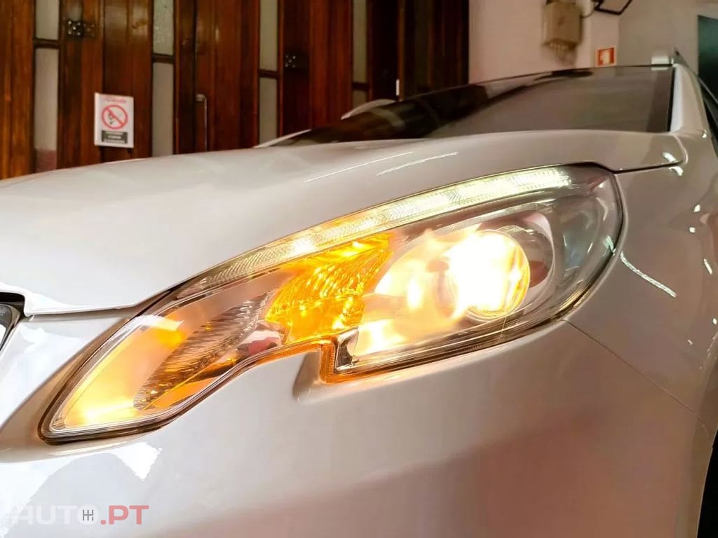 Peugeot 2008 1.2 PureTech Allure