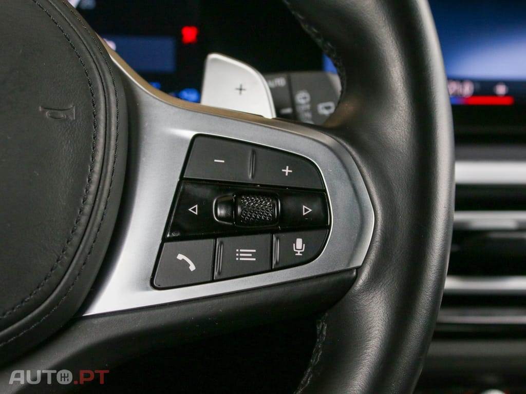 BMW 330 e Touring Pack Desportivo M Auto