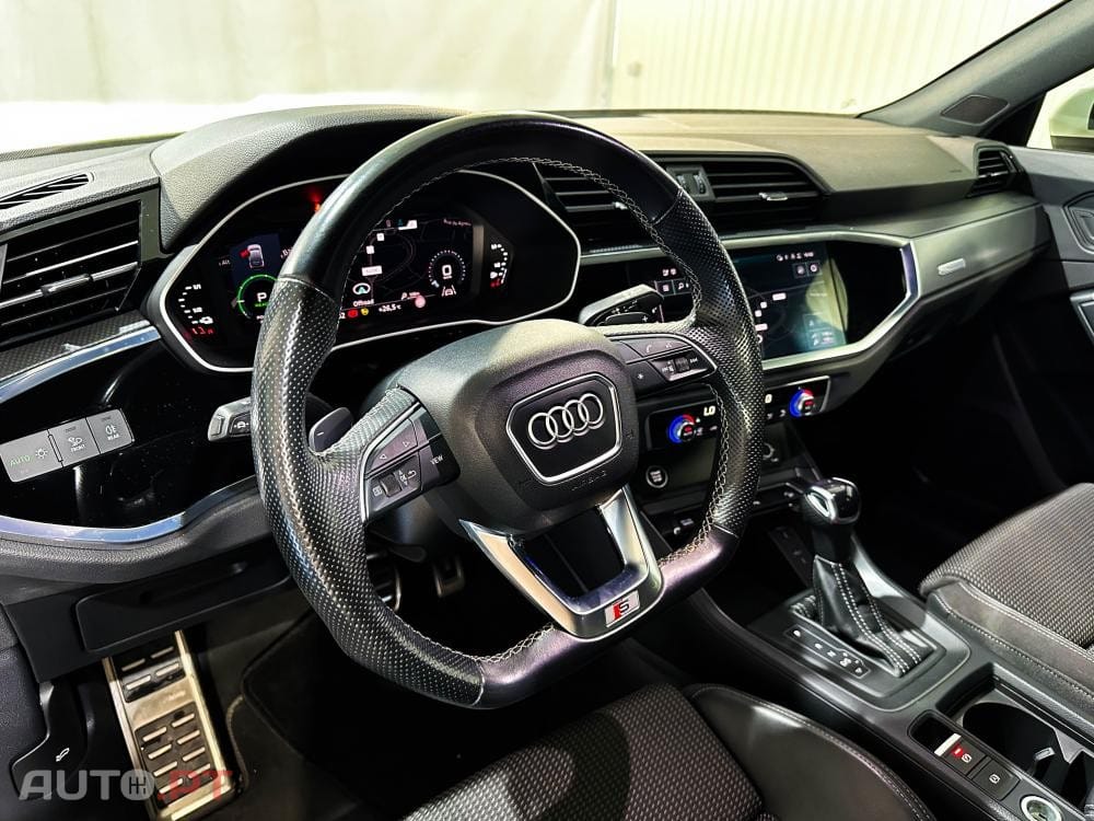 Audi Q3 45 TFSIe S line S tronic