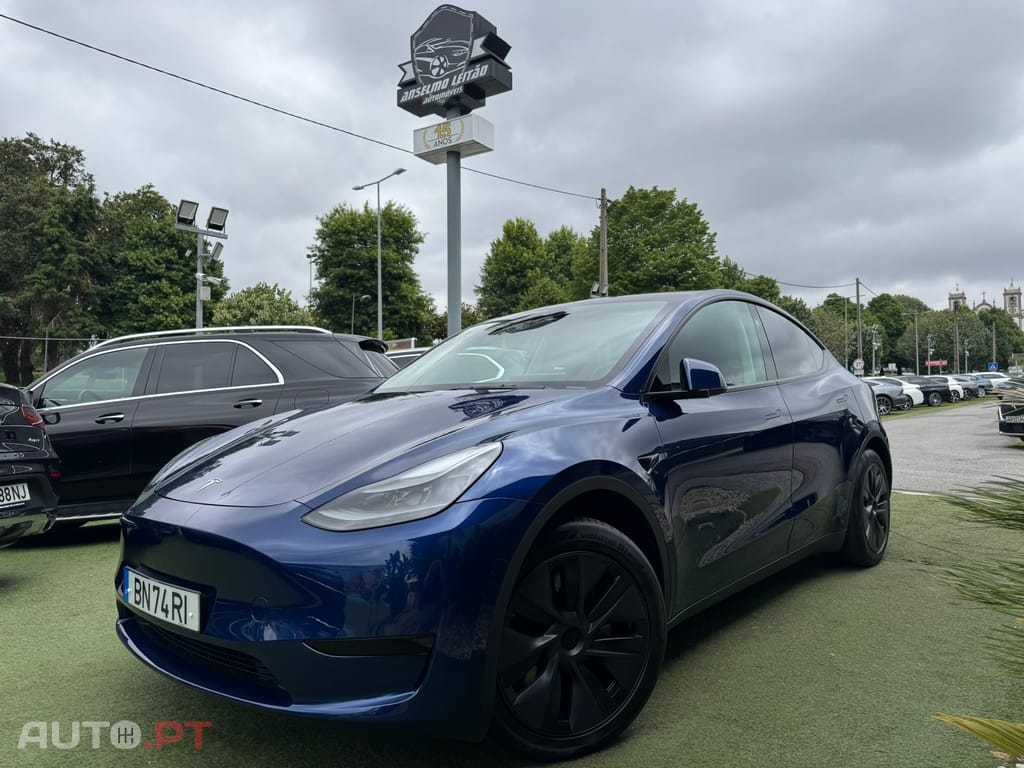 Tesla Model Y Long-Range RWD