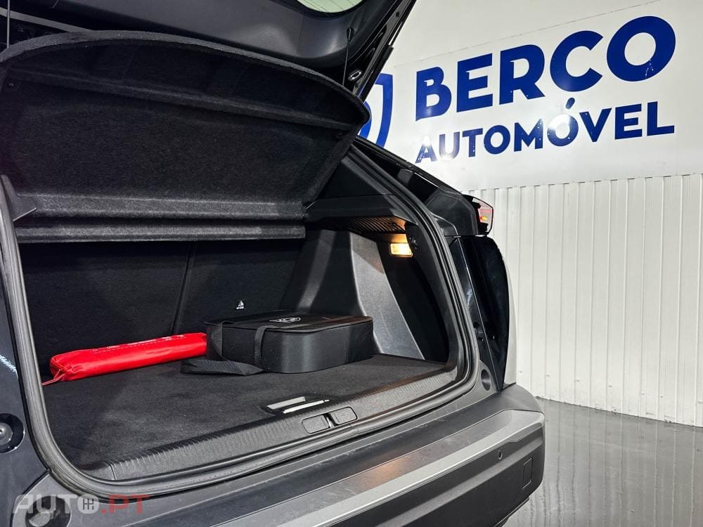 Peugeot E-2008 54 kWh GT